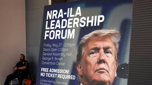 Malgré la fusillade au Texas, le lobby pro arme NRA tient son congrès ce vendredi, Trump attendu