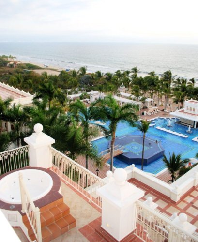Riu Palace Pacifico Review: Is This All-Inclusive Resort Worth It?