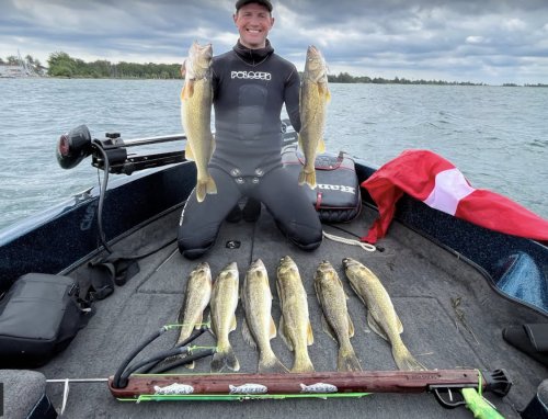 Shooting Walleyes in the Great Lakes Is Growing Because of This Spearfisherman