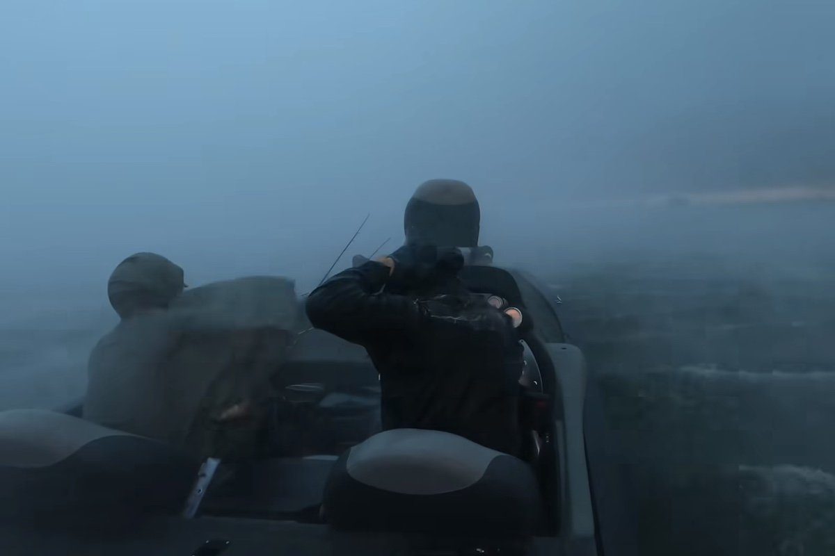 Anglers Ride out a Tornado on a Bass Fishing Boat (Video)