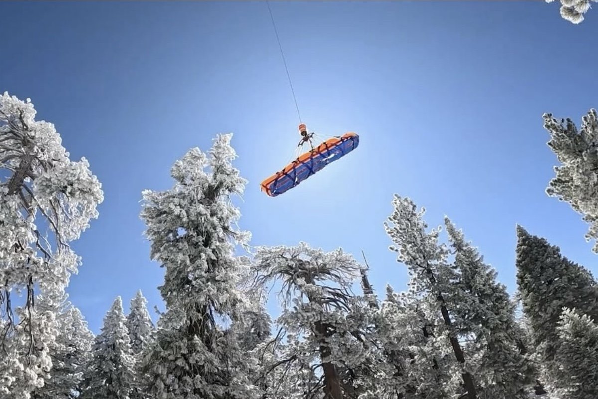 Hikers Survive After Being Stranded 3 Days on Snowy Mountain