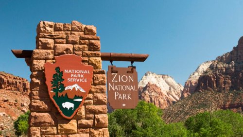 You Shouldn’t Be Able to Pay With Cash OR a Card at a National Park. They Should Be Free.