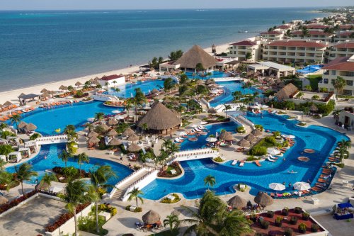The Pros, Cons, and Everything Else You Need to Know About the Most Popular Cancun Resort on TripAdvisor