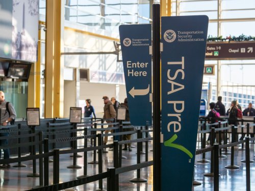 Pilots Fury Over TSA Checkpoint Screening Procedures, Threaten to "Overwhelm" Passenger Security Lanes