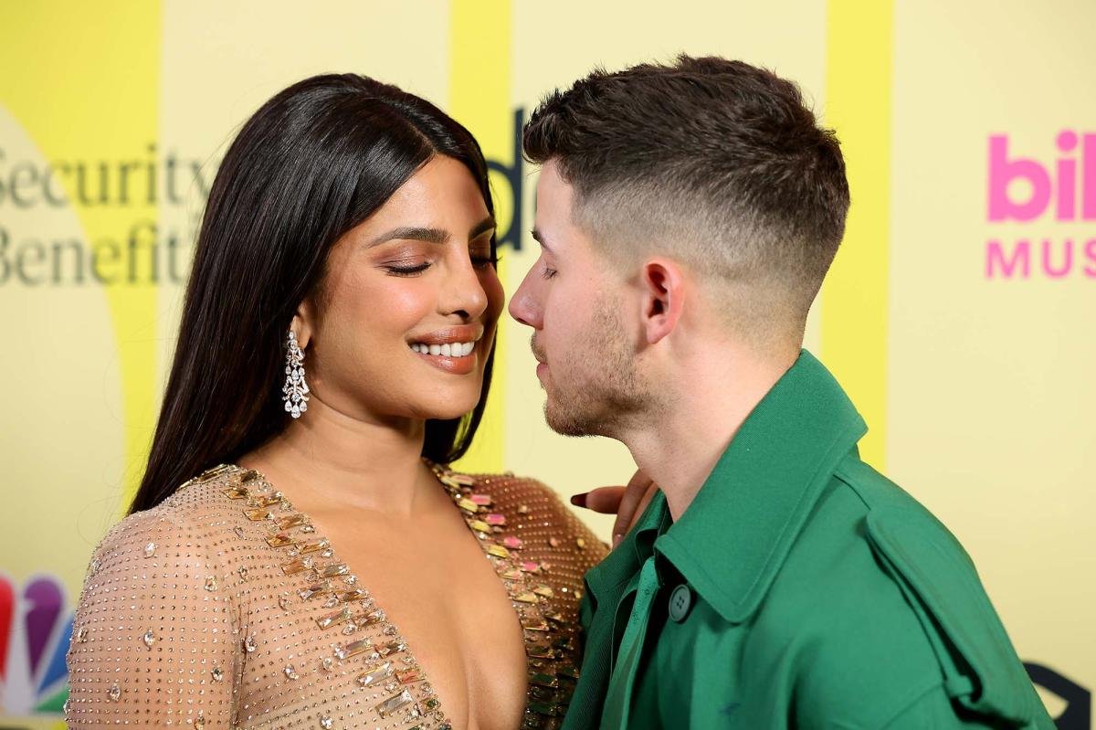 Nick Jonas and Priyanka Chopra get cozy on BBMAs 2021 red carpet