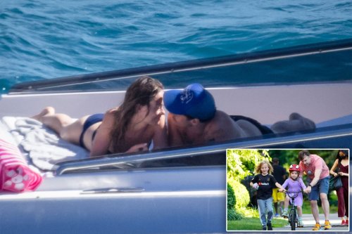 Jason Sudeikis back in Brooklyn while Olivia Wilde ...