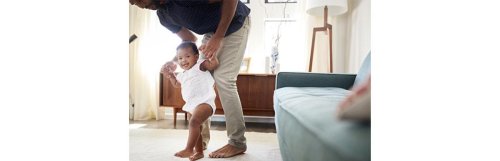 Desenvolvimento do bebê: 10 marcos motores importantes para o seu filho e como incentivá-los - Pais e Filhos