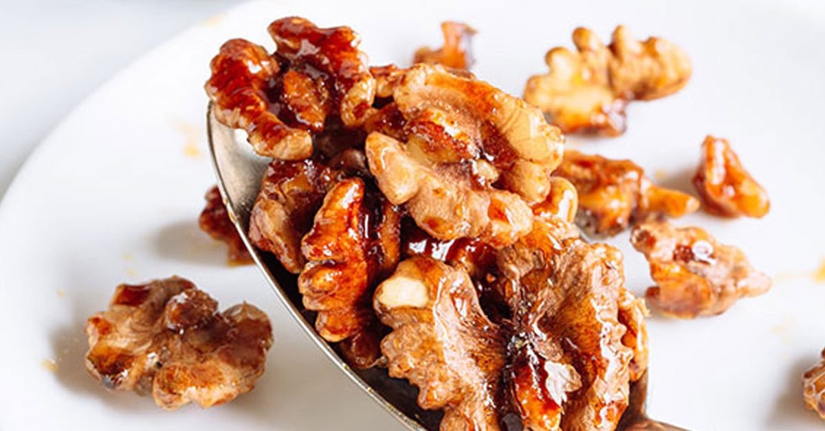 Cinnamon and Honey Roasted Walnuts | Paleo Grubs