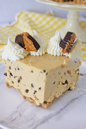 Every Other Cheesecake Fails In Comparison to This No-Bake Creamy Peanut Butter Cheesecake