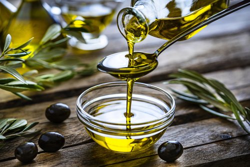 From Avocado and Olive Oil to Coconut and Sesame Oil, Here Are the Best and Worst Cooking Oils for Your Heart