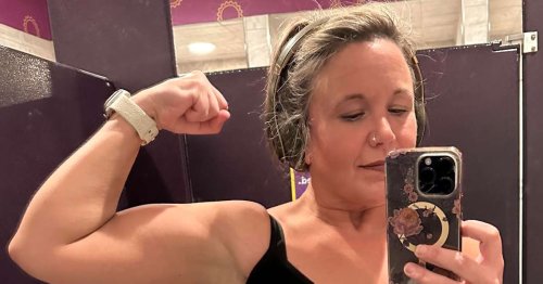 'I Went From Walking 30 Minutes a Day to Bodybuilding Competitions and a 95-Pound Weight Loss'