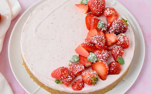 This Stunning Strawberry Cream Cheese Tart Is a No-Bake Summer Dream