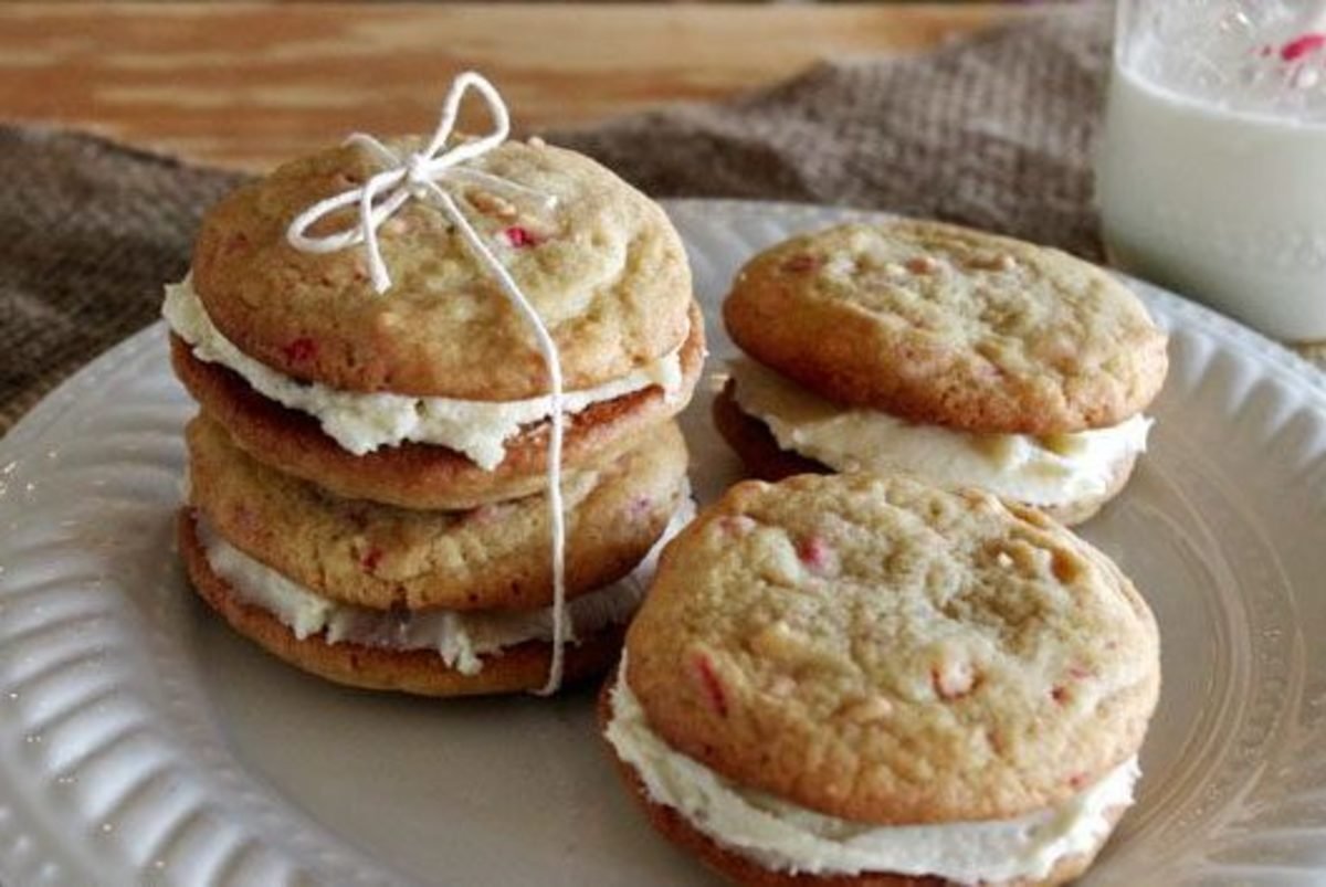 Peppermint Crunch Cookies Are Little Bundles of Joy Wrapped Up in a Bow