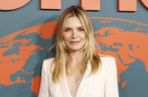 Michelle Pfeiffer, 67, Wears Barely Any Makeup In Effortlessly Beautiful Selfie