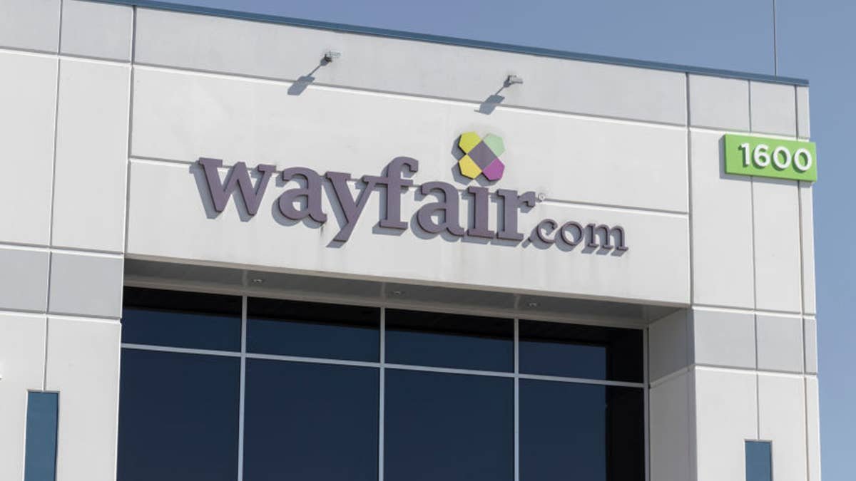 Wayfair Is Selling an 'Amazing' 4-Person Patio Set for 47% Off