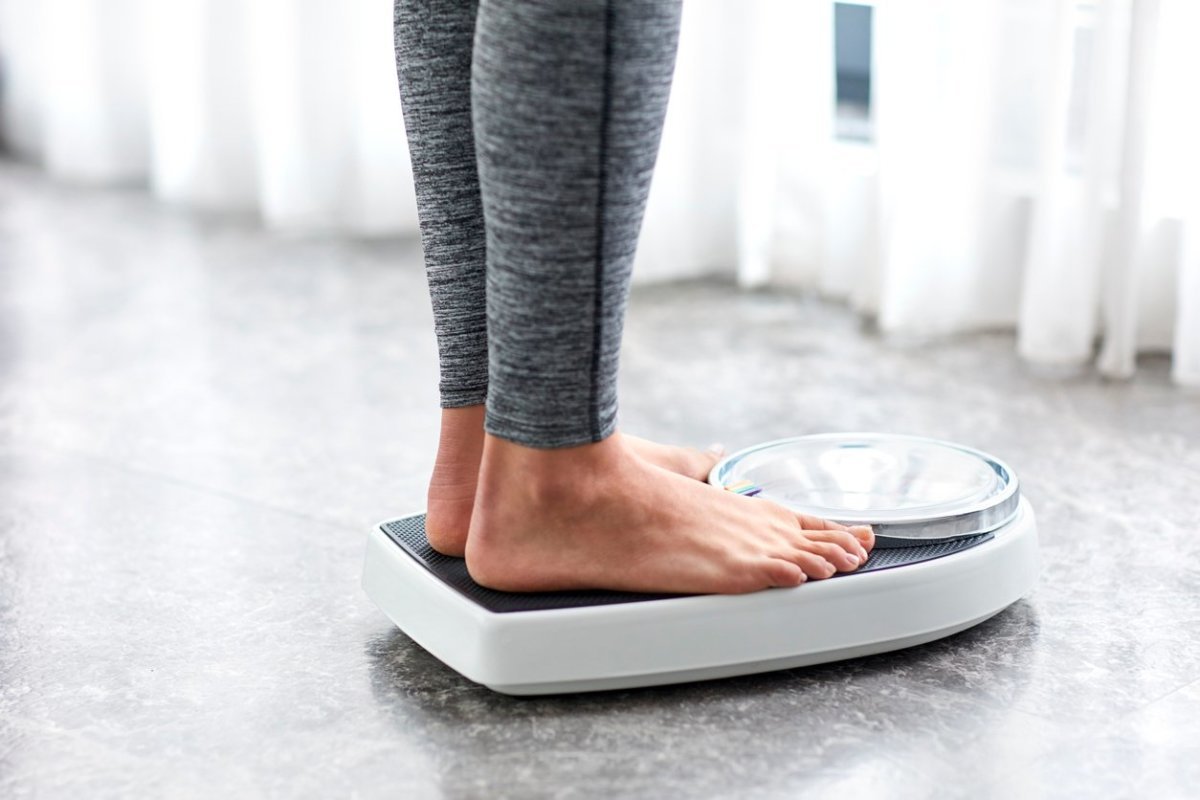 If You're Trying to Avoid Weight Gain, Here Are 40 Tips From Experts That Actually Work
