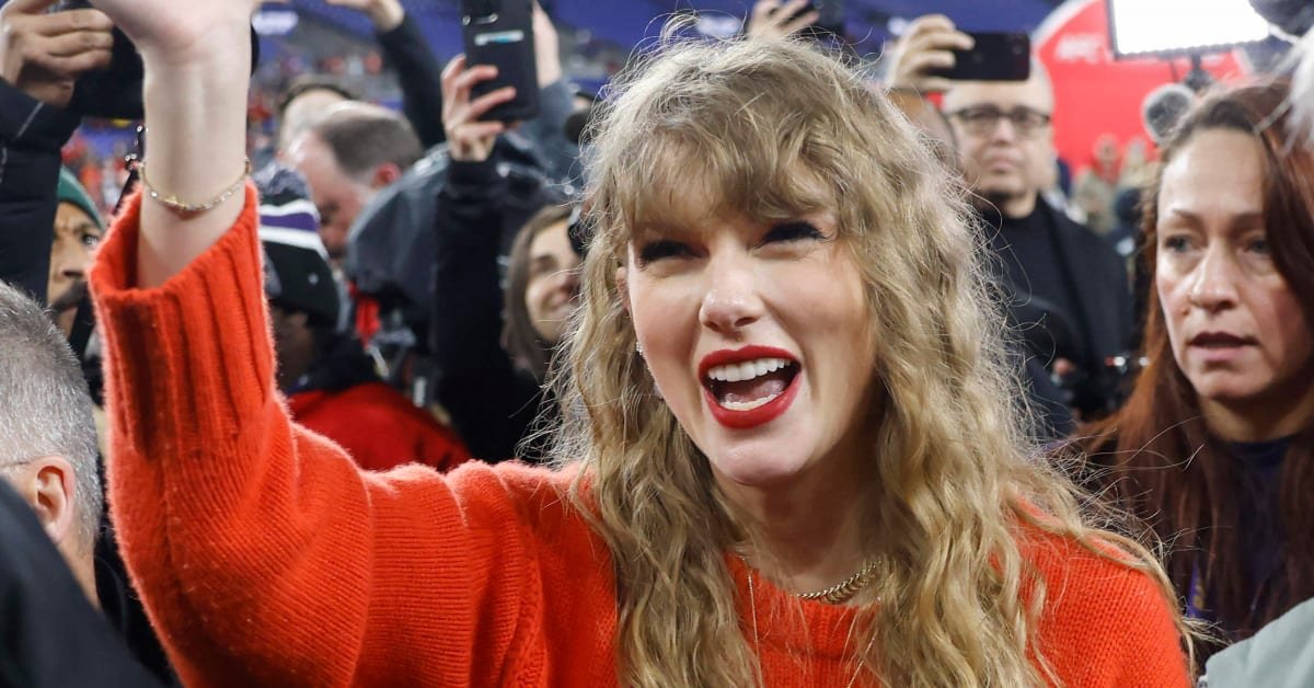 Fans Rally Together to Get Custom Chiefs Necklace to Taylor Swift Ahead of the Super Bowl