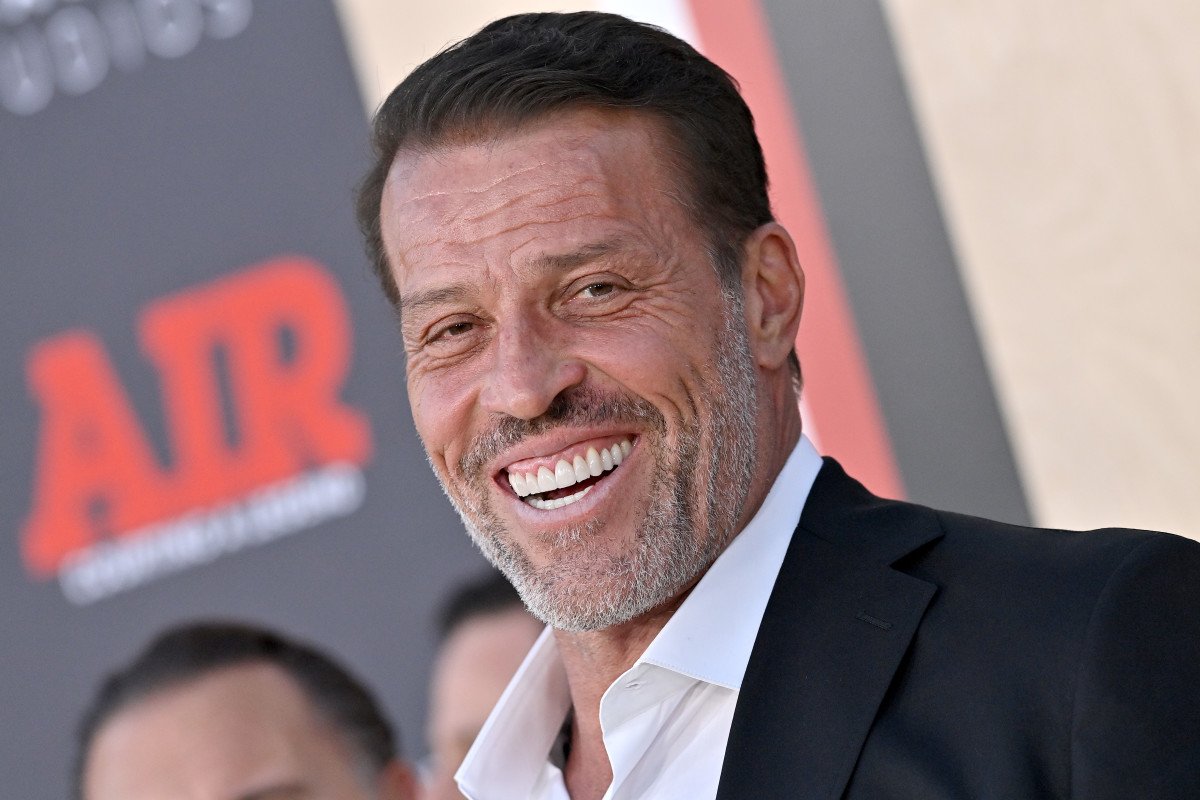 75 Inspiring Tony Robbins Quotes To Keep You Moving Forward | Flipboard