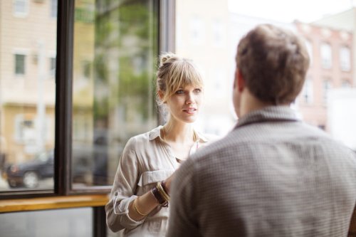 6 Signs Someone Is ‘Deflecting’ and How To Respond, According to a Psychologist