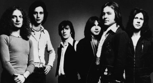 Iconic 1970s Rock Band Announces Lead Singer is Leaving