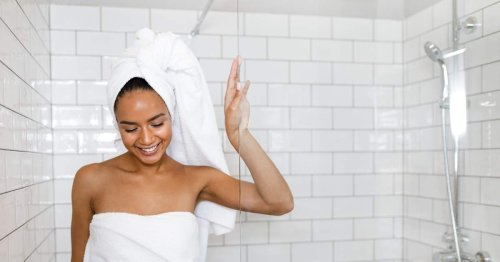 People Are Showering in the Wrong Order, Dermatologists Say
