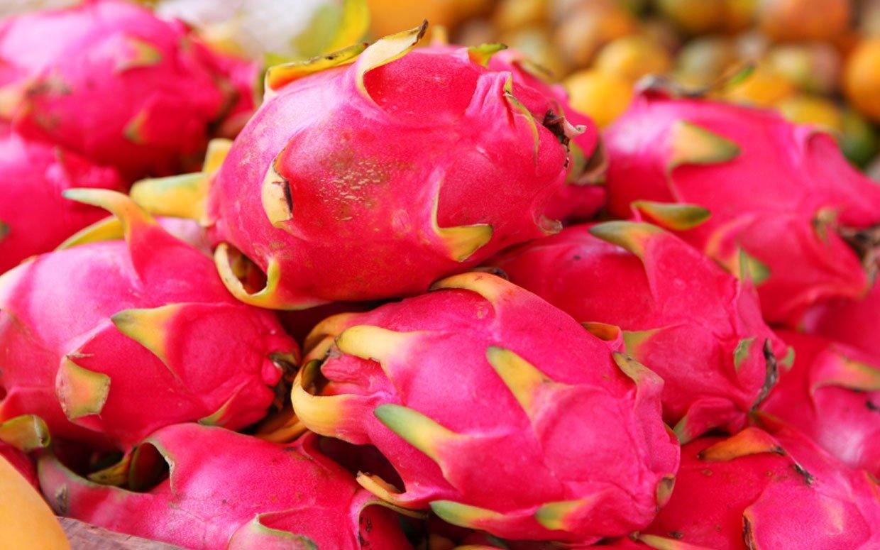 What the Heck Is a Dragon Fruit and How Do You Eat It?