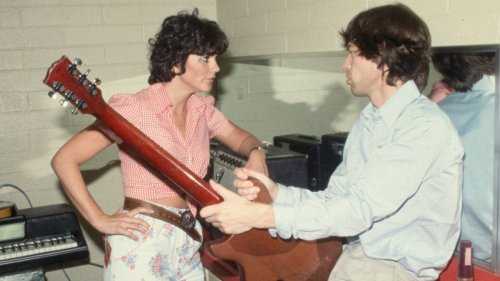 Linda Ronstadt’s 1977 Classic Cover Thrilled Its Original Songwriters So Much, They Declared She Officially Owned the Song