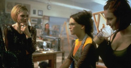 '90s Rom-Com Stunner, 45, Is Unrecognizable in New Photos From Casual Outing