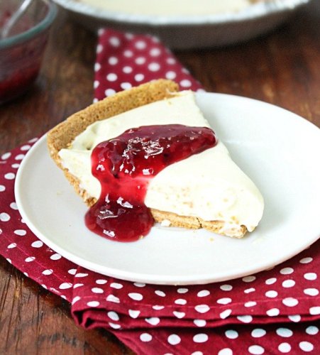 This 4-Ingredient No-Bake Cheesecake Will Be the Easiest Dessert You Make All Summer
