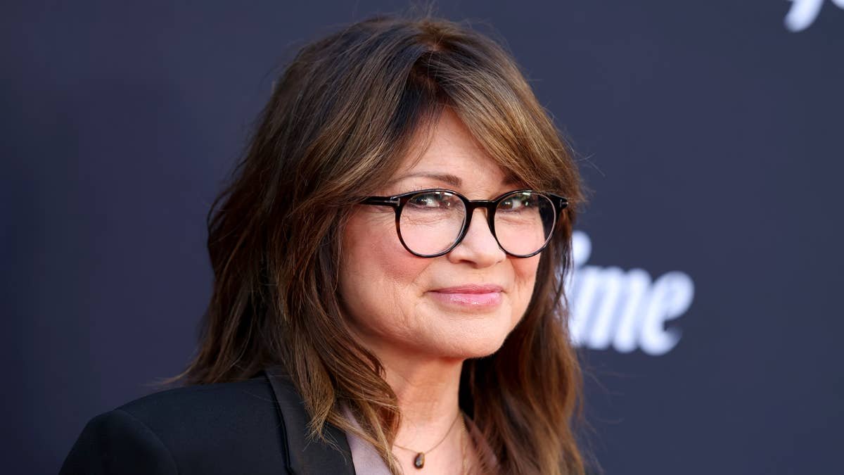 See the Hilarious Betty White Blooper That Valerie Bertinelli Says You Can’t Watch Without Giggling