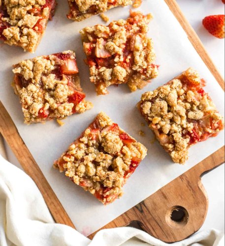 From Blueberry to Strawberry and Everything in Between, Here Are the 36 Best Crumb Bar Recipes