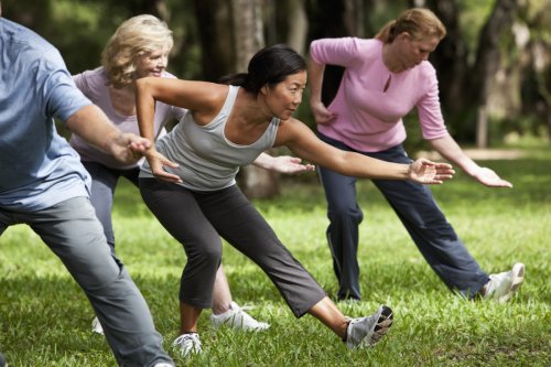 A New Study Says Tai Chi Is an Effective Way to Lose Belly Fat—Here Are 10 Moves to Try Today