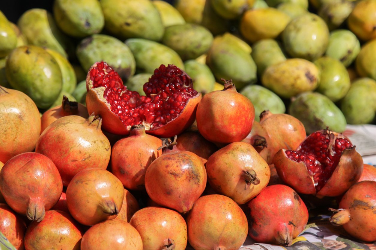 Still Not Sure How to Cut a Mango or Dissect a Pomegranate? Here's How to Tell Once and for All