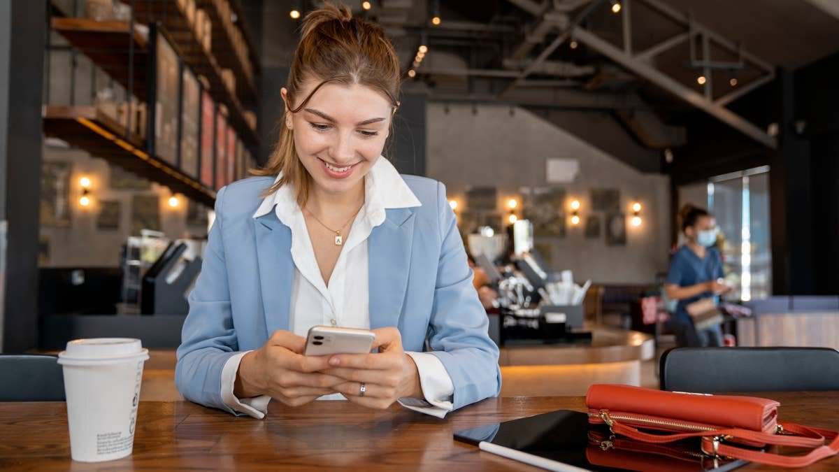 American Express Cardholders Just Got an Easier Way to Enter Airport Lounges