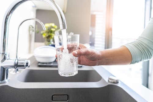 'I Drank 8 Glasses of Water Instead of Only 3 Every Day for 2 Weeks—Here's What I Noticed Right Away'