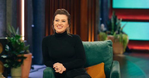 Kelly Clarkson Demands Attention in Breathtaking Off-The-Shoulder Silk Jumpsuit