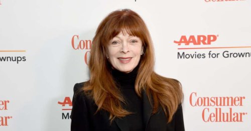 Iconic Actress, 73, Looks Nearly Unrecognizable in Platinum Blonde Hair at Red Carpet Appearance