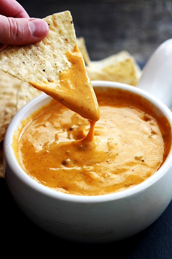 12 Slow Cooker Dips That Will Totally Dominate Your Super Bowl Sunday Party