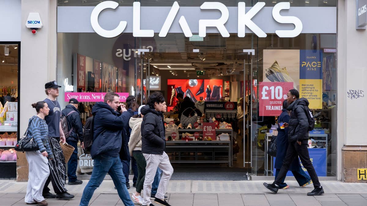 Clarks’ ‘Cute’ Slip-On Sandals Have the Sweetest Daisy Details, and They’re 40% Off
