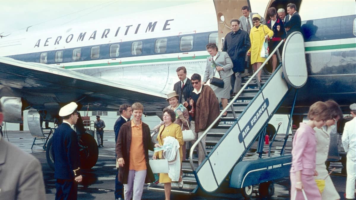 50 Years Ago, Americans Dressed Up to Fly—Here’s What Air Travel Was Really Like