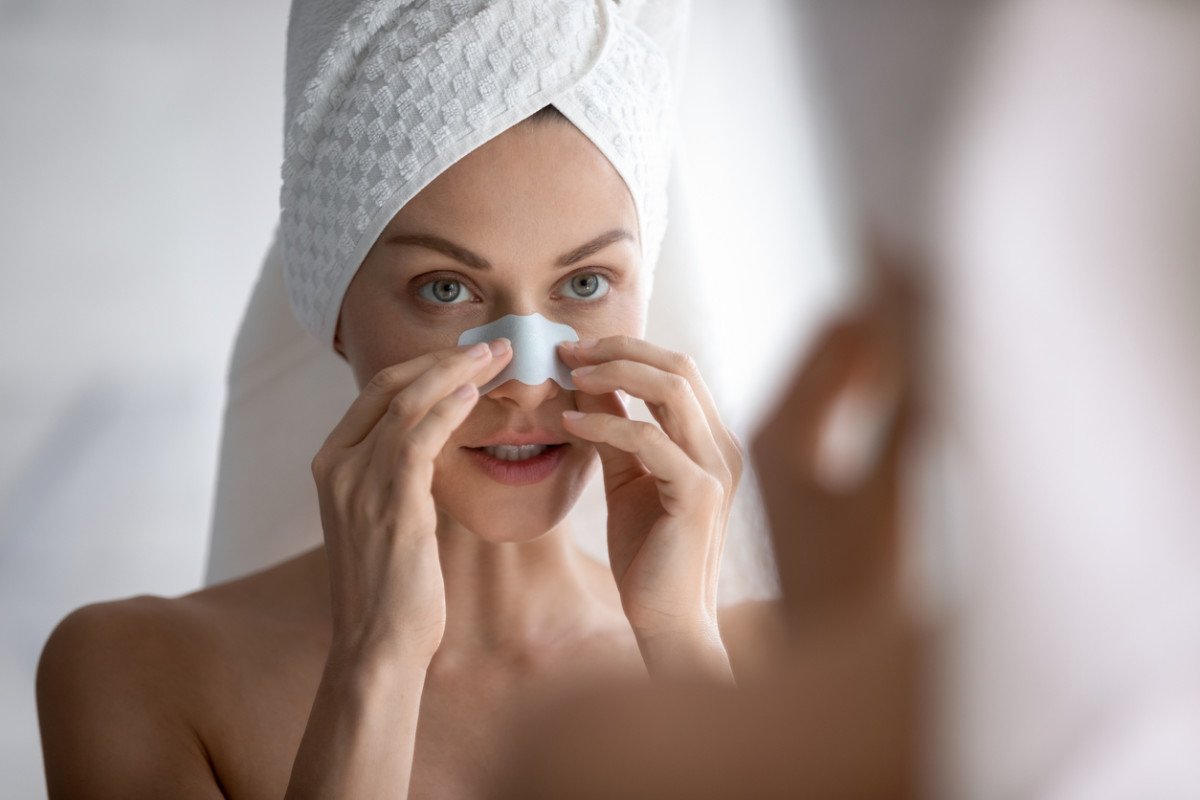 How to Actually Get Rid of Blackheads, For Anyone Who's Ever Tried Squeezing Them