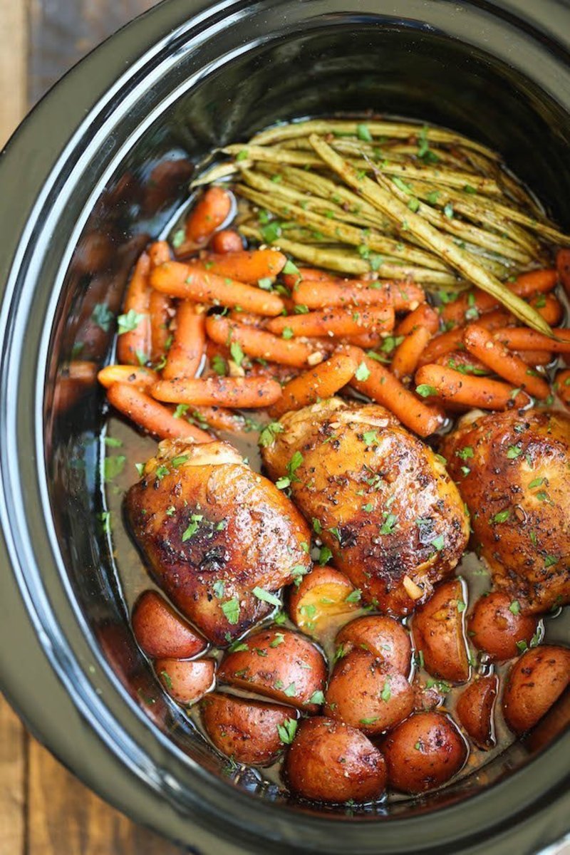 200 Best Slow Cooker and Crock Pot Recipes for the Family
