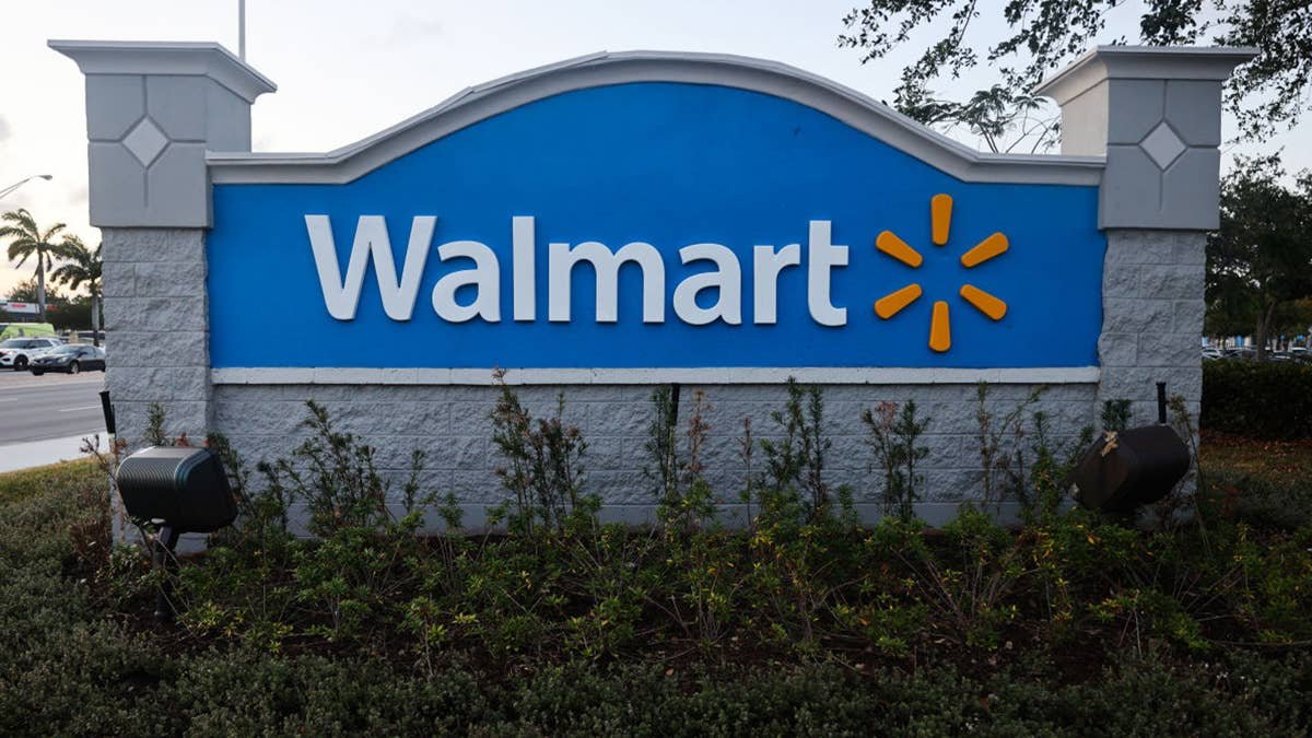 Walmart Has an 18-Karat White Gold Tennis Bracelet That Looks ‘Very Expensive’ for 88% Off in 13 Colors