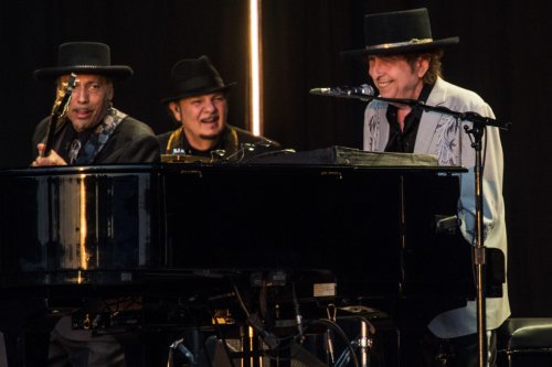 Bob Dylan, 83, Stuns Fans Singing Beloved Hit Song for First Time in 15 Years