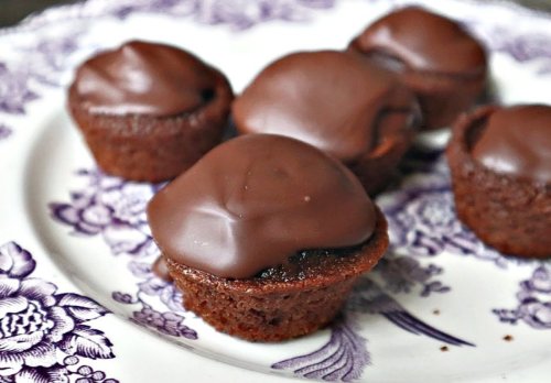 This Recipe for Mini Chocolate Cakes Will Completely Change Your Baking Game