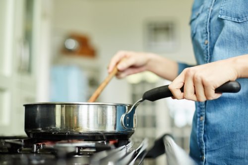 How to Clean a Stainless Steel Pan