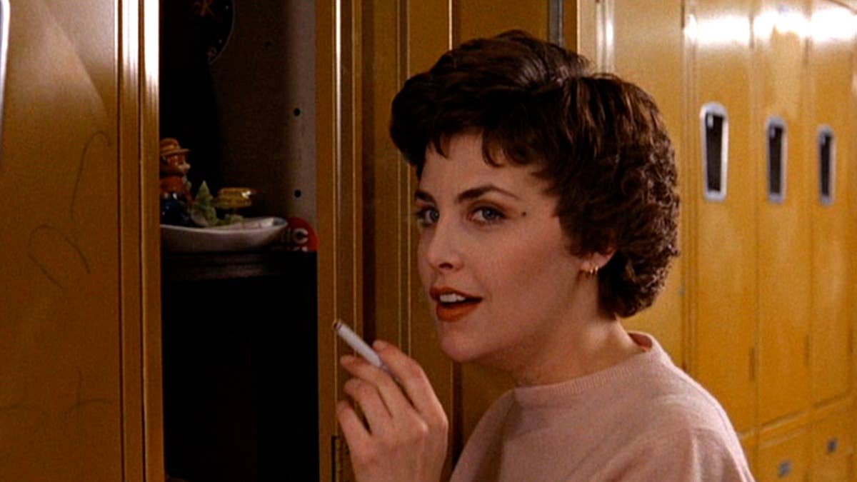 ‘Twin Peaks’ Star Sherilyn Fenn, 61, Has a Message for Her Haters: ‘No Makeup. This Is 61’
