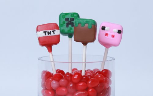 Rosanna Pansino's Minecraft Candy Pops Are A Fun Way To Use Leftover Halloween Candy