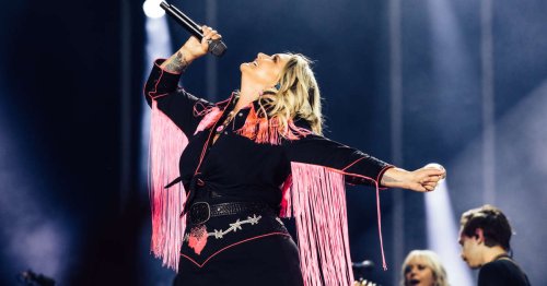 Miranda Lambert Makes Grand Gender Reveal During Show in Las Vegas