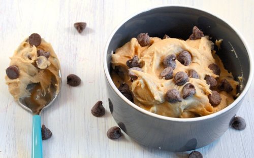 Edible Eggless Cookie Dough for One Is the Late-Night Recipe That's Really Calling Us